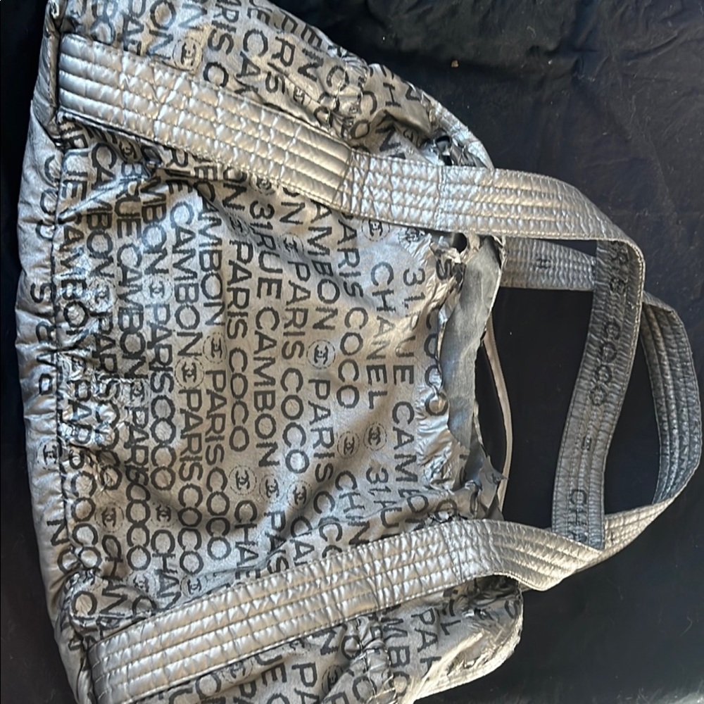 Glamorous Silver Geometric Tote Bag